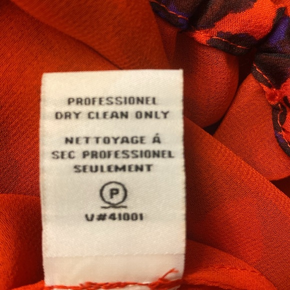 Diane von Furstenberg Hathaway Floral Silk Blouse, Size L Color Red/Purple/Black - Picture 13 of 13
